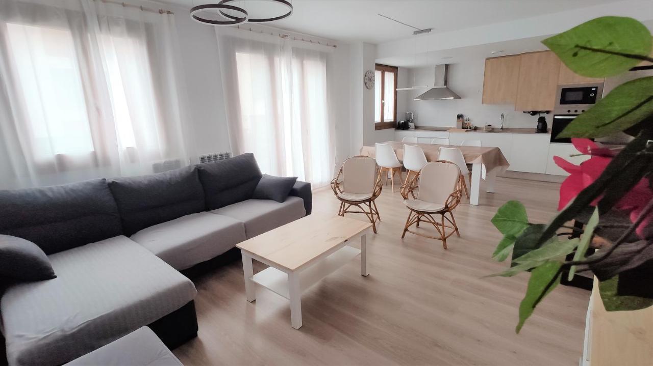 Jardin Araguas Apartment วิลยานัว ภายนอก รูปภาพ
